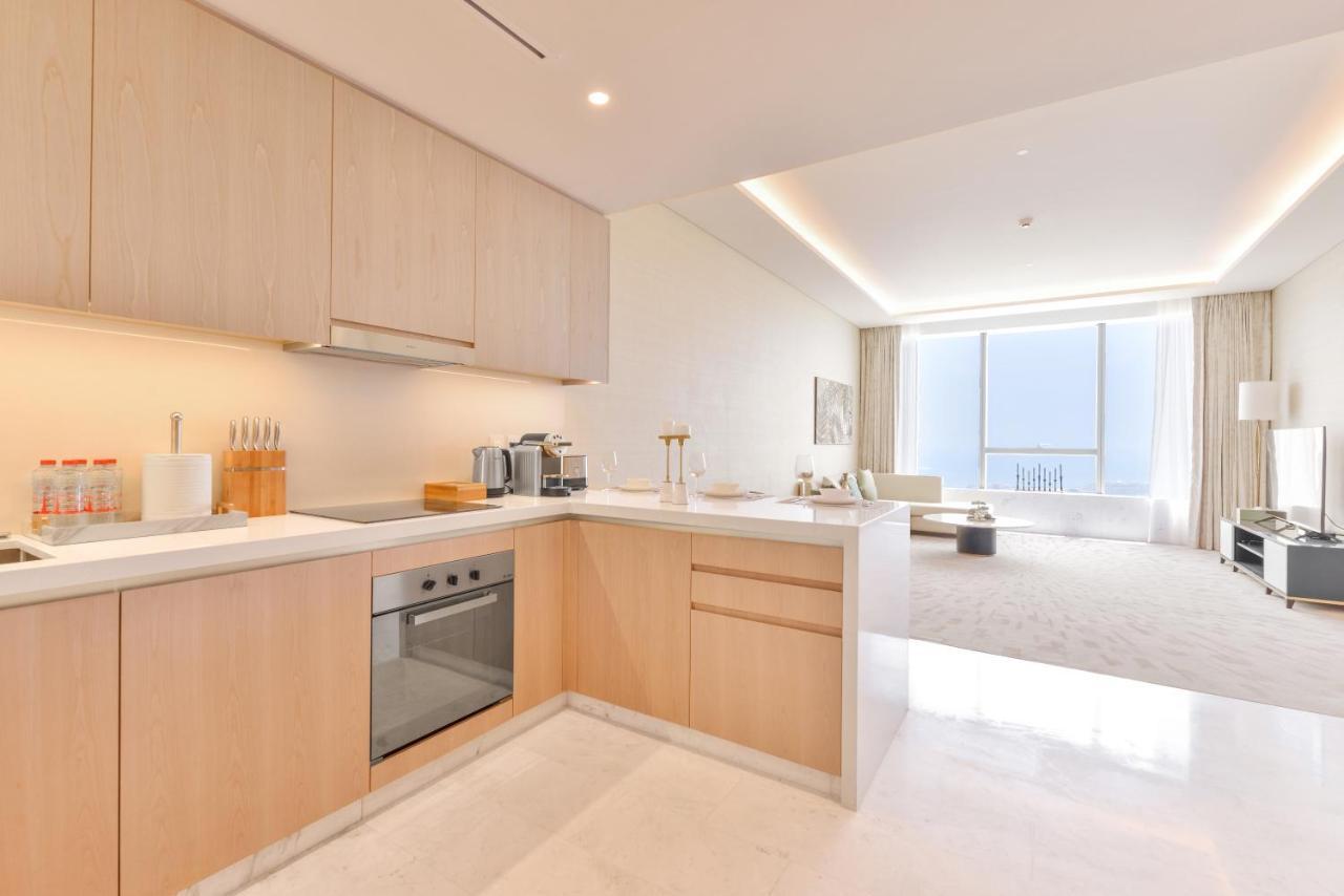 Ultra Luxury Palm Tower With Shared Hotel Facilities Dubai Exterior foto